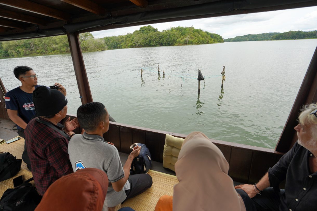 Makam Keramat yang Tenggelam